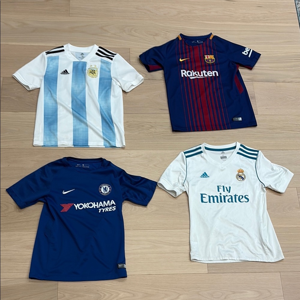 Youth Medium soccer jersey bundle